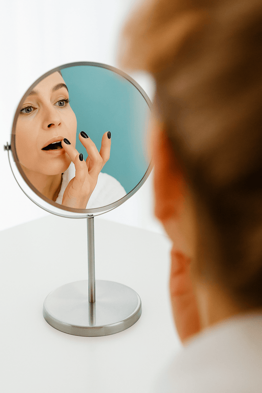 Zelf lippenbalsem maken met cacaoboter: een natuurlijke verzorging voor zachte lippen