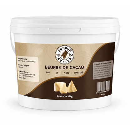 Beurre de Cacao 100 % Pur (Non Raffiné) en seau blanc de 4 kg avec étiquette beige et marron, morceaux jaune pâle visibles